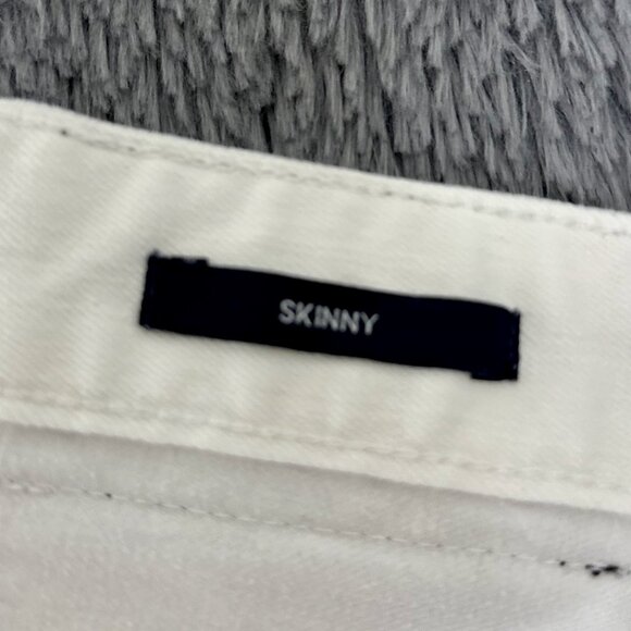 Calvin Klein Jeans Boys White Denim Jeans - Picture 11 of 12